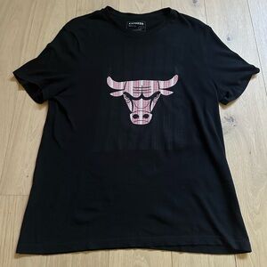 Express Chicago Bulls Black Crew Neck T-Shirt